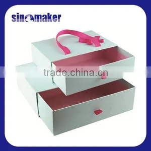 China Manufacturer Printing Colorful Cardboard Magnetic Closure Wedding Gift Box thumbnail-6