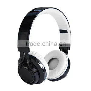 Foldable Wireless Portable FM Receiver Headphone For Music Lover thumbnail-3