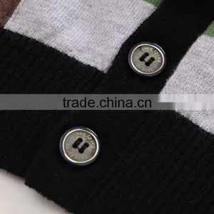 100% Fine Wool Men's Knitwear Cardigan With Check Pattern thumbnail-4