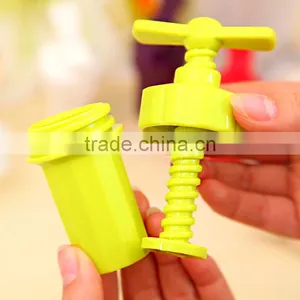 Kitchen Ginger Garlic Manual Press Twist Cutter Crusher Grinding Grater Planer Slicer Mini Cooking Tool KC1402 thumbnail-2