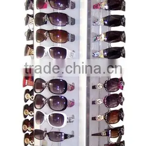 Wooden Eyewear Display Case thumbnail-3