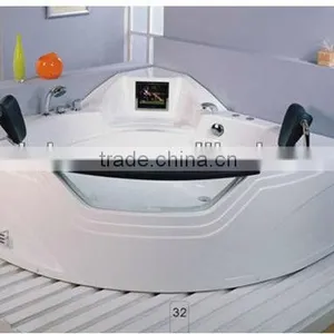 Used Bathtub With 8'' TV thumbnail-1