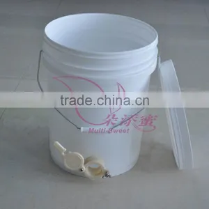 Beekeeping Supplies Food Grade Plastic Honey Bucket Tank With Gate Valve For Honey Extraction thumbnail-3