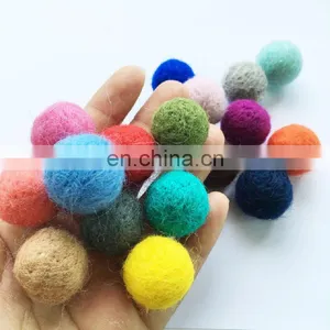 Factory Supply Customized Size Wool Chemical Fiber Tennis Ball thumbnail-5