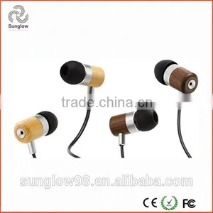 3.5 mm Plug In-ear Earphone With a Bamboo or Walnut Body thumbnail-1