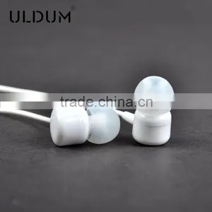 ULDUM Best Selling Bass Earphone Illuminated Candy Earphone for Children and Girls thumbnail-4