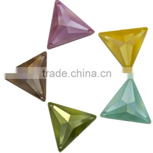 Taiwan Sewing on Pearl Acrylic Triangle Rhinestone in Bulk thumbnail-1