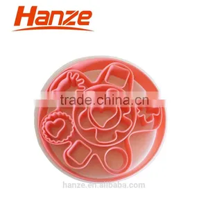 13pcs Different Shape Plastic Pastry Mould Halloween Cookie Cutter Set thumbnail-1
