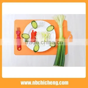 Multi- Shredded Onion Knife thumbnail-4