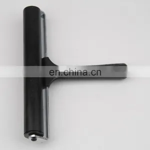8" Plastic Handle Hard Rubber Brayer thumbnail-2