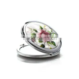 Printed White Conch Pocket Size Mirror thumbnail-1