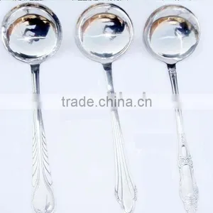 Long-handled Stainless Steel Spoon With Flower Design Handle thumbnail-1