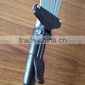 15 Teeth Telescope Handle Steel Garden Rake thumbnail-2