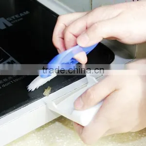 Plastic Mini Microwave Magnetic Brush thumbnail-1