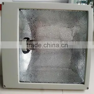 IP65 150W Energy Saving Ceramic Metal Halide Outdoor Flood Light thumbnail-1