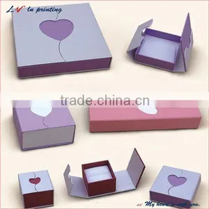 High Quality Paper Jewelry Box With Heart Shape Window thumbnail-1