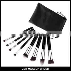 Best Seller 8pcs Fiber Kabuki Foundation Powder Brush Portable Makeup Brush Kit With Gift Bag thumbnail-1