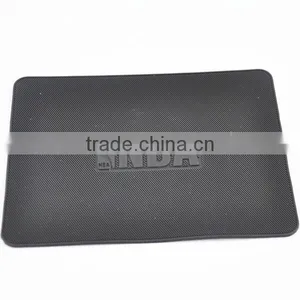 Hot Sale Eco-friendly Silicone Anti Slip Car Pad for Mobile Phones thumbnail-4