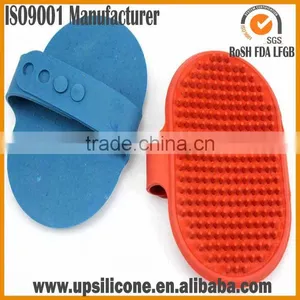 Free Sample Smart Flexible Silicone Pet Dog Brush thumbnail-1