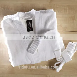 Good Quality White Unisex Velvet Velour Terry Hotel Bathrobe With Embroidered Logo thumbnail-5
