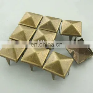 Metal Stud With Prongs thumbnail-1
