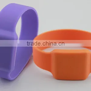 2016 Bespoke Silicone RFID Wristbands thumbnail-5
