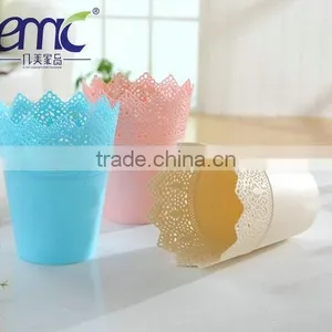 Emc Basket Storage Wire Storage Basket Plastic Storage Basket on Table thumbnail-1