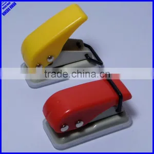 Cheap Portable Plastic Small 1 Hole Puncher thumbnail-2
