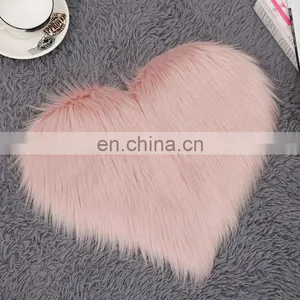 Artificial Wool Rug Heart Shape Plush Carpet for Household thumbnail-2