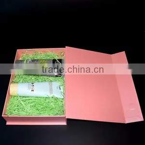 2016 Pink Magnetic Cosmetic Paper Packing Box With Shred Paper thumbnail-4