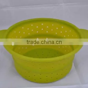 Silicone Handle Foldable Colander thumbnail-1