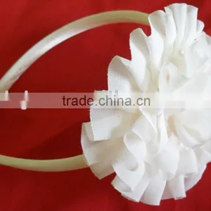 White Fabric Flower Hair Accessory thumbnail-1