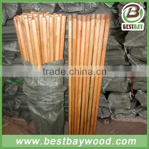 Varnish Painted Wooden Rake Handle Made in China thumbnail-4