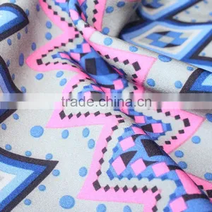 96% Polyester 4% Spandex Printed Fabric for Women Dresses Summer Outdoor Fabric thumbnail-3