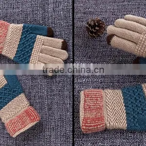 Wholesale Contrast Color Touch Sreen Gloves For Lifestyle With 2 Conductive Fiber Fingertips thumbnail-2