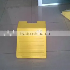 Yellow Rubber Wheel Chock GT37 thumbnail-1