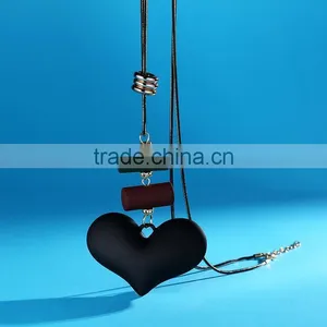 Korea Rubber Plated Heart Pendant Necklace Autumn Winter Long Necklace Heart Necklace for Lovers thumbnail-6