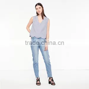 Striped Cotton Top With Wave Cut V-neck and Hem Sleeveless Shirt Tank Tops thumbnail-2
