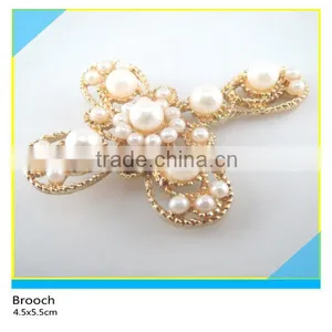 Pearl Gold Metal Brooch Bamquet Dress Decoration Fancy Pearl Brooch 4.5x5.5cm thumbnail-1