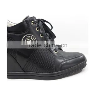 Elegant Pure Black Gusset Boot thumbnail-4