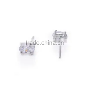 New Arrival Oval Clear Cubic Zirconia Stud Earrings thumbnail-3