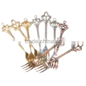 Wholesale Stainless Steel Fruit Fork Dessert Fork Set Three Colors 3pcs/set thumbnail-3