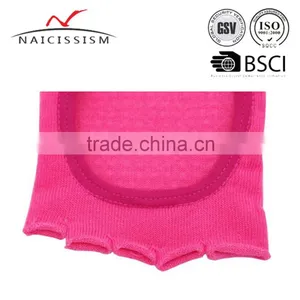 Hight Quality Non Slip Yoga Socks thumbnail-5