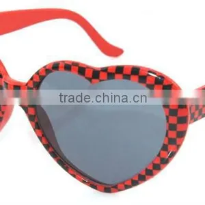 Checkered Heart Shape Sunglasses thumbnail-5
