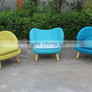 Replica Fiberglass Material Elegant Grace Cashmere Finn Juhl Pelican Chair With Solid Wood Frame thumbnail-1