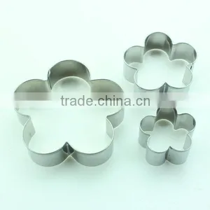 Stainless Steel Flower Shaped Cake Baking Mold thumbnail-1