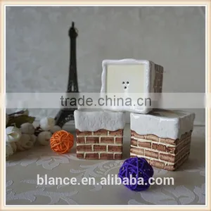Ceramic Brick Wall High Quality Salt and Pepper Shakers thumbnail-1