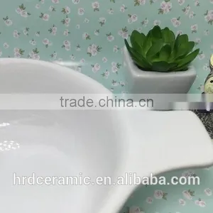 High Quality Stocked White Ceramic Sauce Boat With Handle thumbnail-4