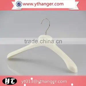 CY-647 New Premium Luxury Plastic Cloth Hanger White Plastic Hanger With Notch Supplier's Choice thumbnail-6