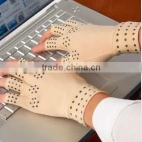 MAGNETIC ANTI-ARTHRITIS THERAPY GLOVES thumbnail-3